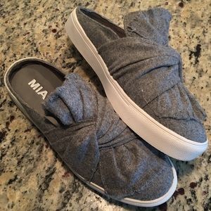 Women’s slip-on-sneaker